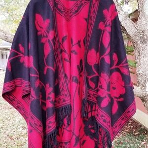 NEW WOMAN'S WRAP/TRUE RED AND BLACK/REVERSIBLE
